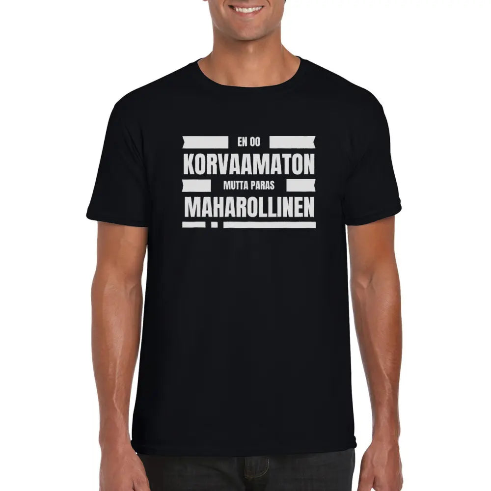 T-paita_Korvaamaton_valkoinen_musta.png